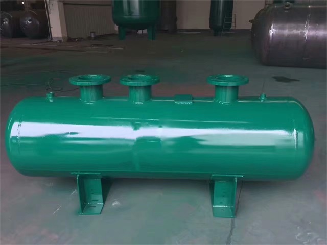 1679991473376569.jpeg 桑日桑日桑日蒸汽分气缸1.jpeg